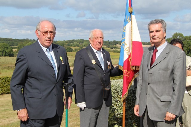 Réunion Régionale Bretagne 2012 : remise Médaille Militaire